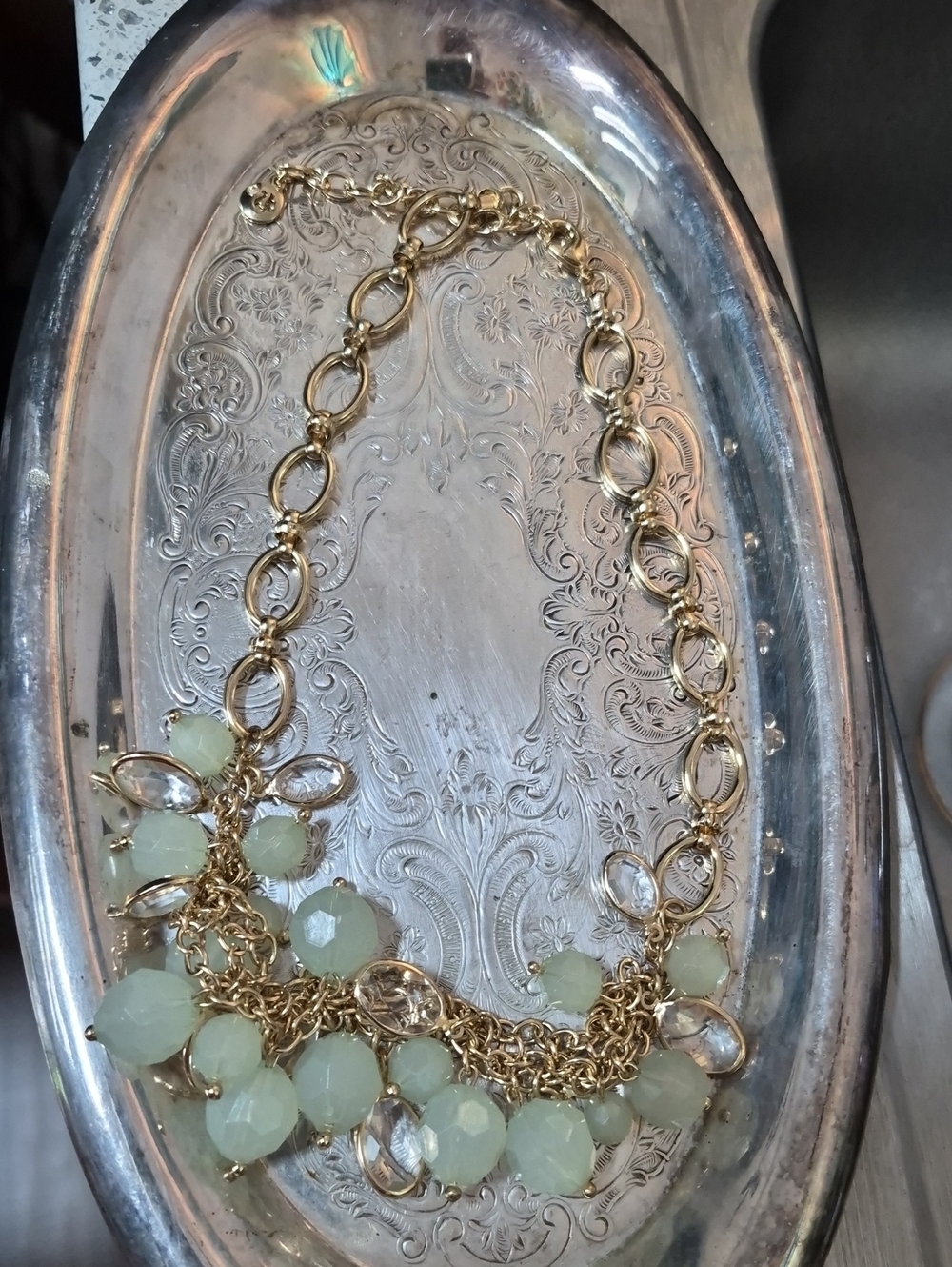 Gold-Link Necklace with Pale Green Faceted Beads